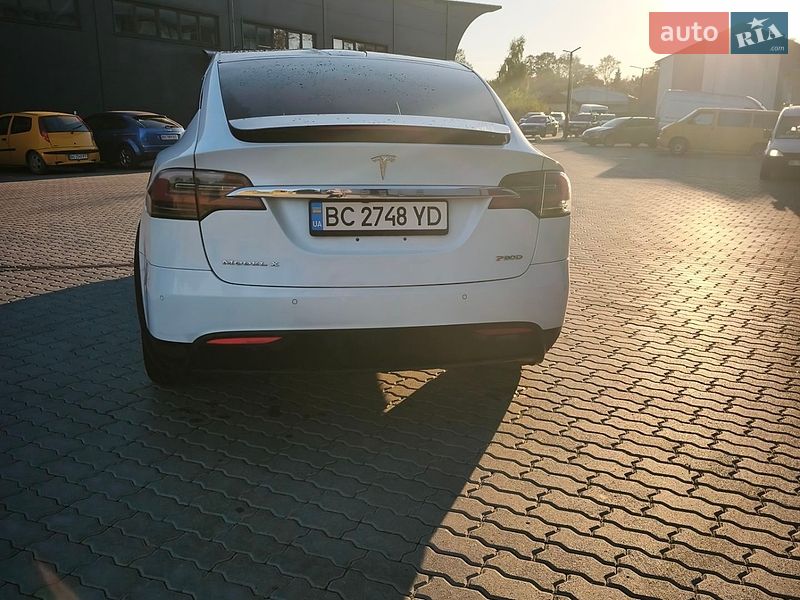 Позашляховик / Кросовер Tesla Model X 2016 в Бориславі