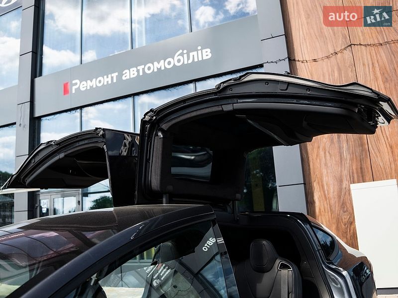 Позашляховик / Кросовер Tesla Model X 2018 в Києві