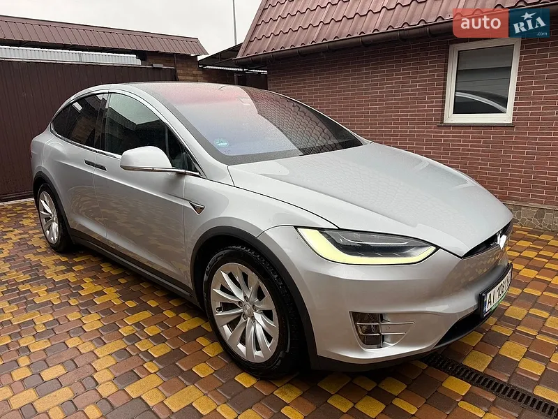 Tesla Model X 2018