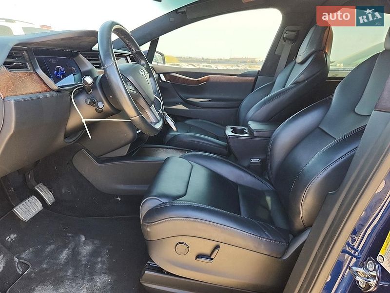Позашляховик / Кросовер Tesla Model X 2018 в Івано-Франківську