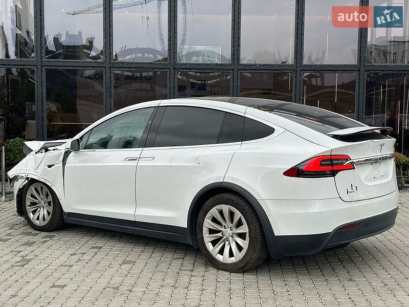 Внедорожник / Кроссовер Tesla Model X 2016 в Львове фото 9 Внедорожник / Кроссовер Tesla Model X 2016 в Львове
