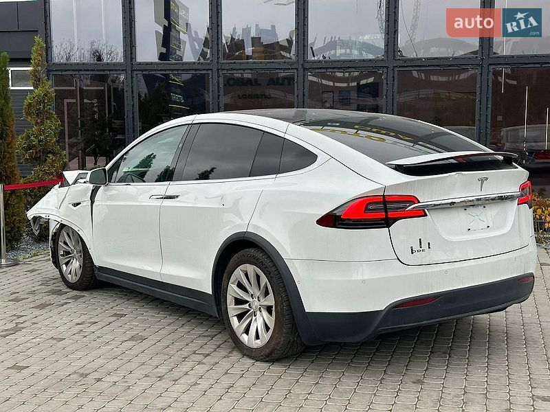 Внедорожник / Кроссовер Tesla Model X 2016 в Львове фото 8 Внедорожник / Кроссовер Tesla Model X 2016 в Львове