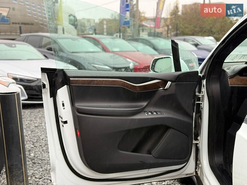 Позашляховик / Кросовер Tesla Model X 2019 в Стрию фото 45 Позашляховик / Кросовер Tesla Model X 2019 в Стрию