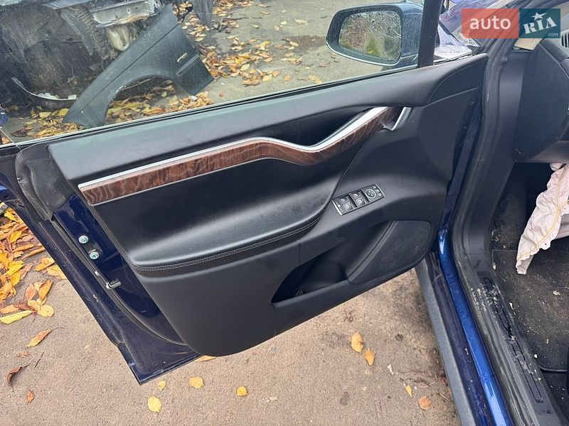 Внедорожник / Кроссовер Tesla Model X 2016 в Немирове