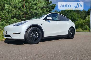 Внедорожник / Кроссовер Tesla Model Y 2021 в Киеве