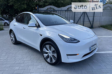 Седан Tesla Model Y 2020 в Рівному
