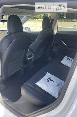 Позашляховик / Кросовер Tesla Model Y 2020 в 