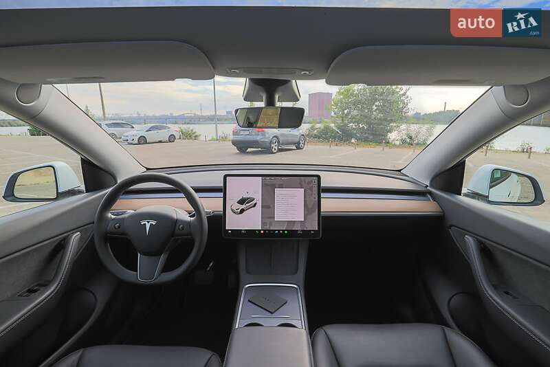 Внедорожник / Кроссовер Tesla Model Y 2021 в Киеве