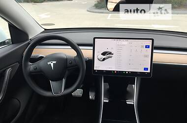 Внедорожник / Кроссовер Tesla Model Y 2020 в Киеве