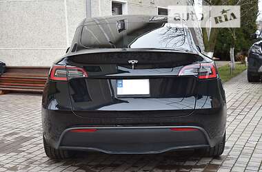 Седан Tesla Model Y 2021 в 
