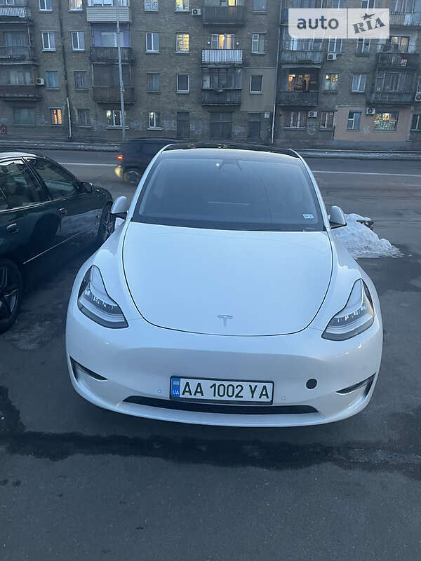 Універсал Tesla Model Y 2020 в Києві