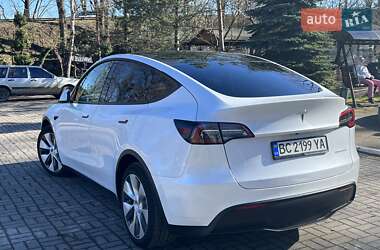 Универсал Tesla Model Y 2021 в 
