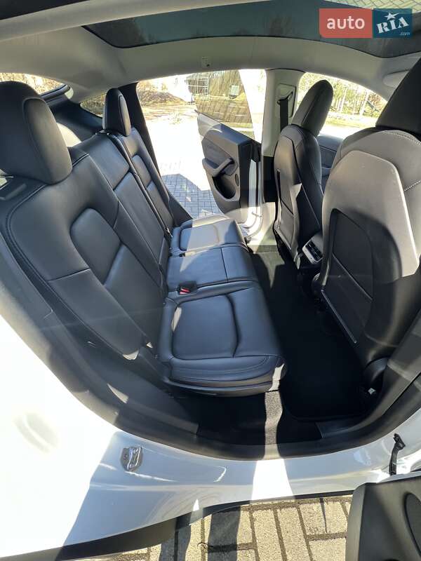 Универсал Tesla Model Y 2021 в Трускавце