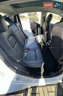 Универсал Tesla Model Y 2021 в 