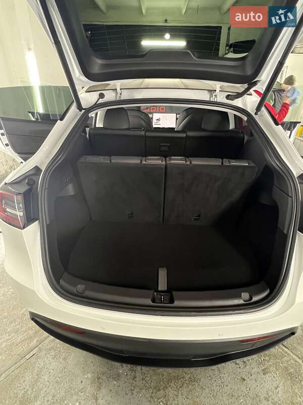 Универсал Tesla Model Y 2021 в Трускавце