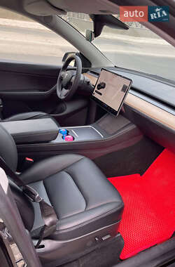 Внедорожник / Кроссовер Tesla Model Y 2021 в 