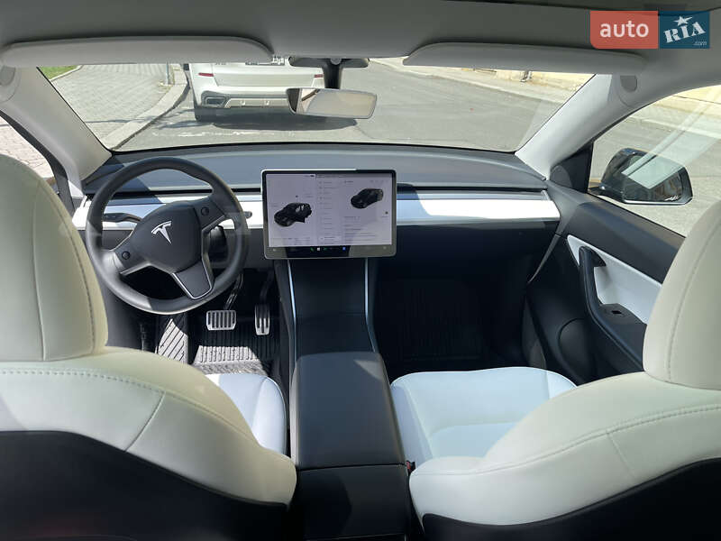 Внедорожник / Кроссовер Tesla Model Y 2020 в Киеве
