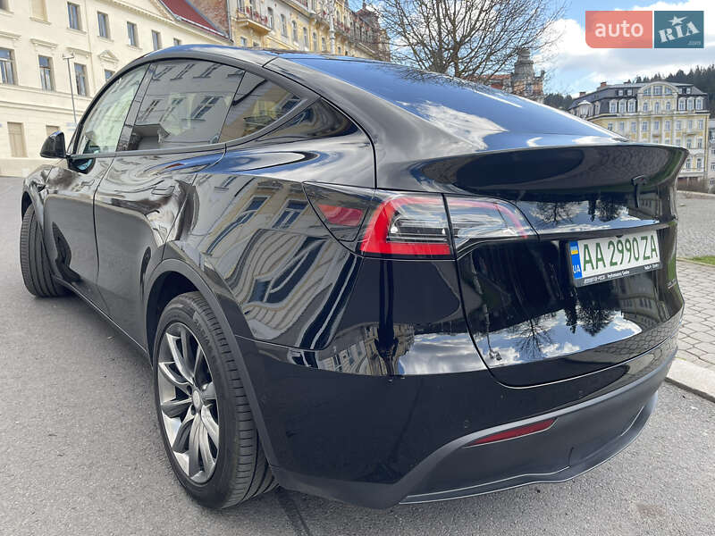 Внедорожник / Кроссовер Tesla Model Y 2020 в Киеве