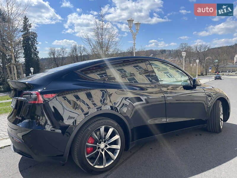 Внедорожник / Кроссовер Tesla Model Y 2020 в Киеве