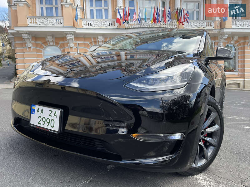 Внедорожник / Кроссовер Tesla Model Y 2020 в Киеве