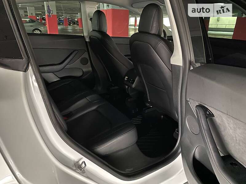 Внедорожник / Кроссовер Tesla Model Y 2020 в Львове