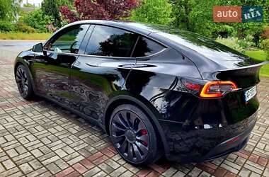 Внедорожник / Кроссовер Tesla Model Y 2021 в 