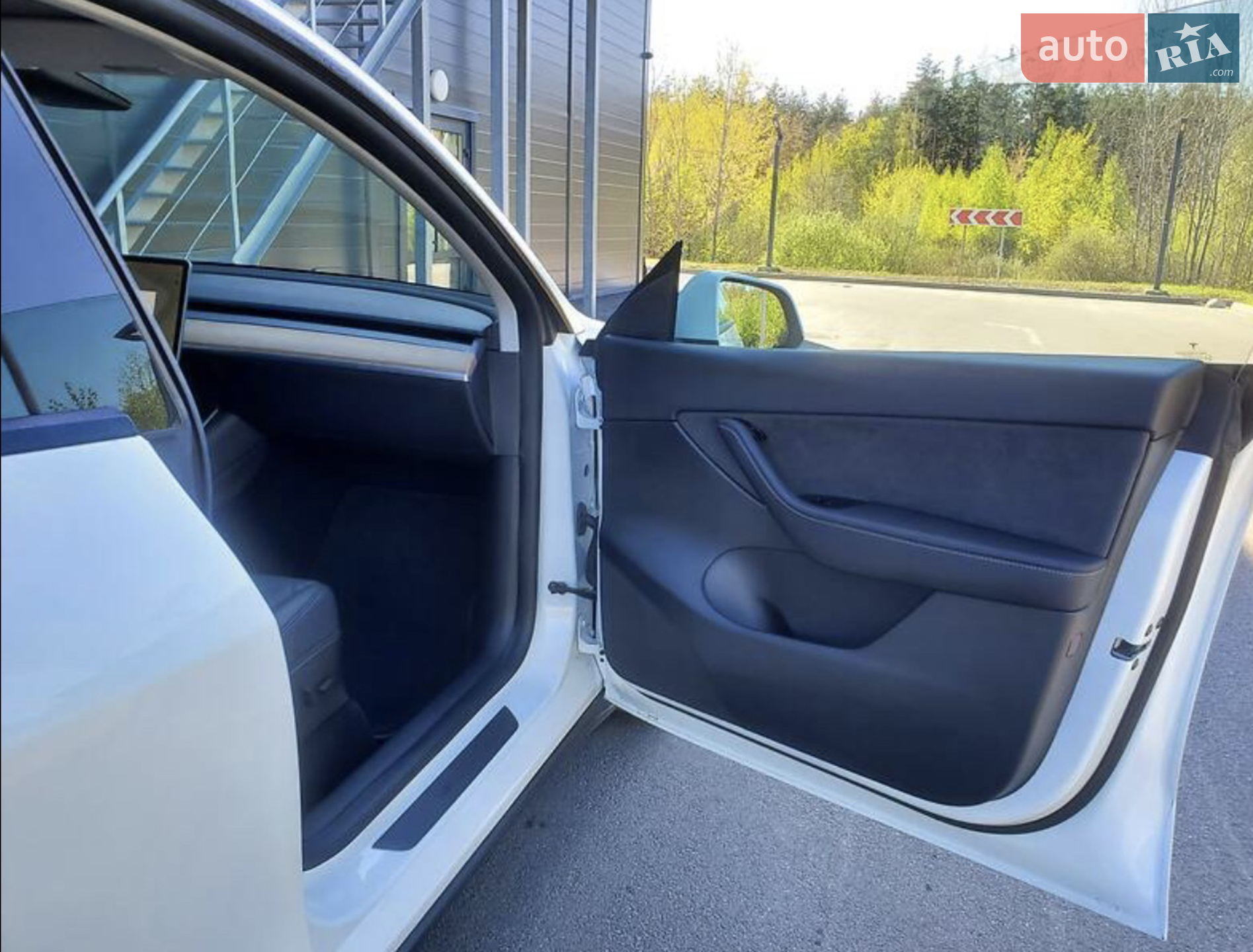2020 Tesla Model Y - мініатюра 36