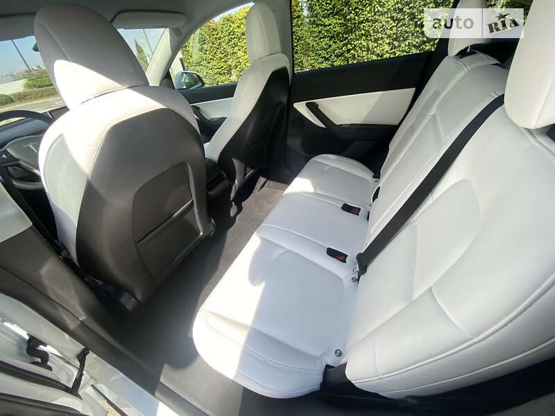 Позашляховик / Кросовер Tesla Model Y 2021 в Києві фото 10 Позашляховик / Кросовер Tesla Model Y 2021 в Києві