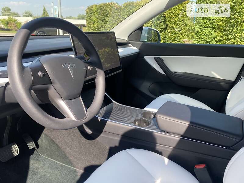 Позашляховик / Кросовер Tesla Model Y 2021 в Києві фото 17 Позашляховик / Кросовер Tesla Model Y 2021 в Києві