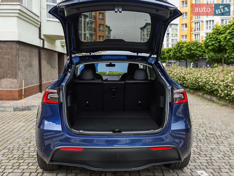 Позашляховик / Кросовер Tesla Model Y 2021 в Івано-Франківську