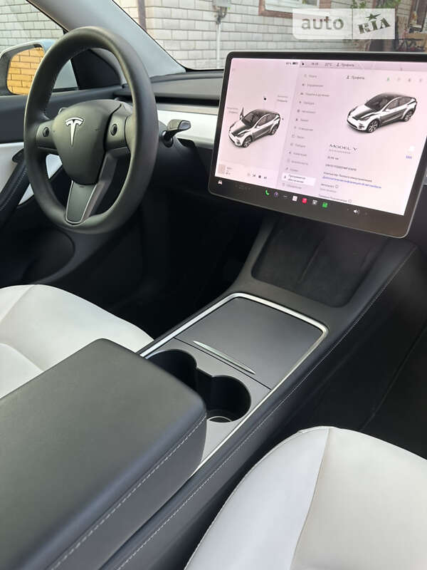 Внедорожник / Кроссовер Tesla Model Y 2021 в Днепре