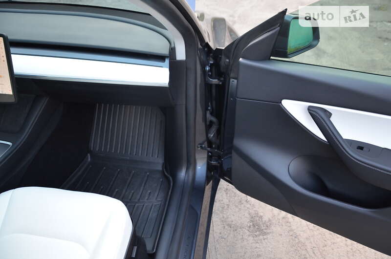 Внедорожник / Кроссовер Tesla Model Y 2021 в Черкассах