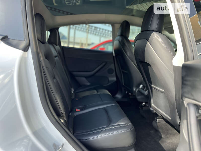 Позашляховик / Кросовер Tesla Model Y 2020 в Тернополі фото 19 Позашляховик / Кросовер Tesla Model Y 2020 в Тернополі