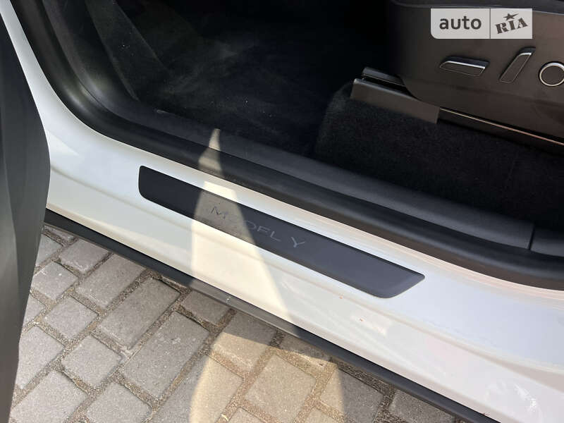 Позашляховик / Кросовер Tesla Model Y 2020 в Тернополі фото 25 Позашляховик / Кросовер Tesla Model Y 2020 в Тернополі