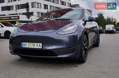 Внедорожник / Кроссовер Tesla Model Y 2021 в Ровно