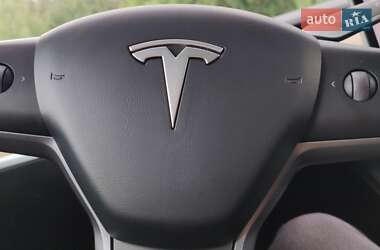 Внедорожник / Кроссовер Tesla Model Y 2021 в Ровно
