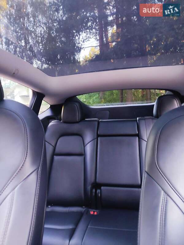 Позашляховик / Кросовер Tesla Model Y 2020 в Житомирі