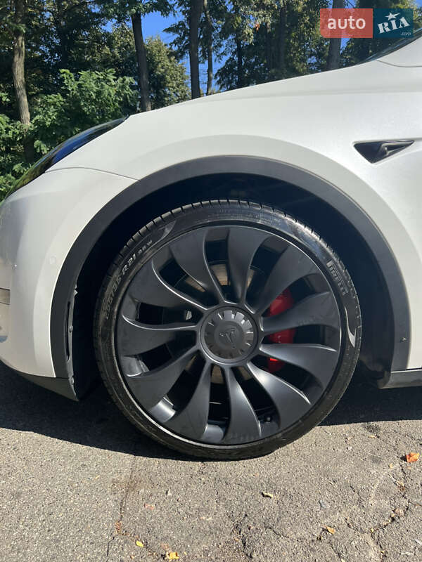 Внедорожник / Кроссовер Tesla Model Y 2022 в Киеве