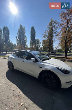 Внедорожник / Кроссовер Tesla Model Y 2022 в Киеве