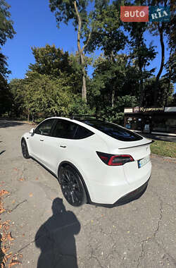 Внедорожник / Кроссовер Tesla Model Y 2022 в Киеве