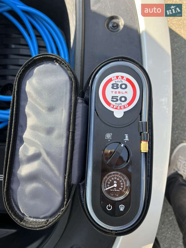 Внедорожник / Кроссовер Tesla Model Y 2022 в Киеве