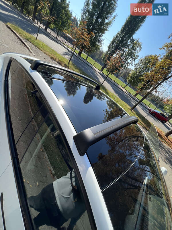 Внедорожник / Кроссовер Tesla Model Y 2022 в Киеве