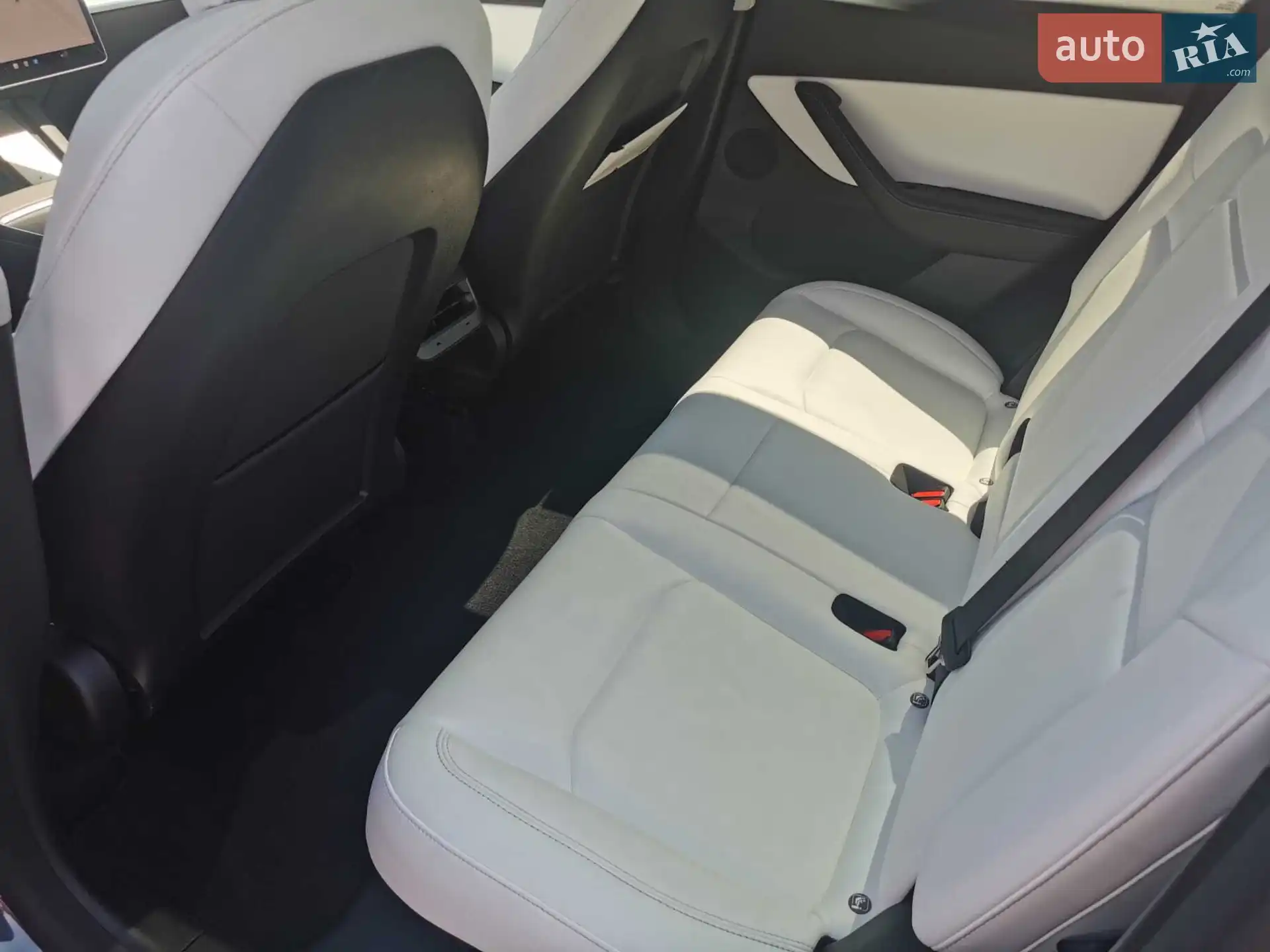 2022 Tesla Model Y - мініатюра 2