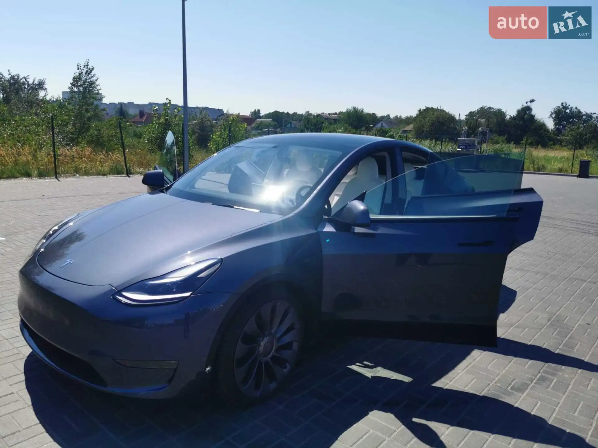 2022 Tesla Model Y - мініатюра 5