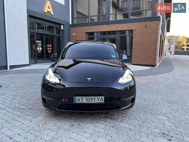 Позашляховик / Кросовер Tesla Model Y 2022 в Івано-Франківську