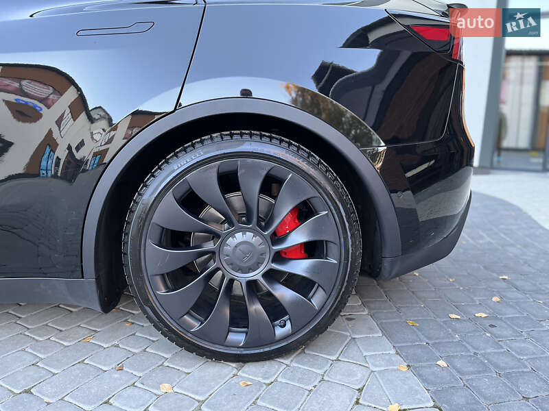 Позашляховик / Кросовер Tesla Model Y 2022 в Івано-Франківську
