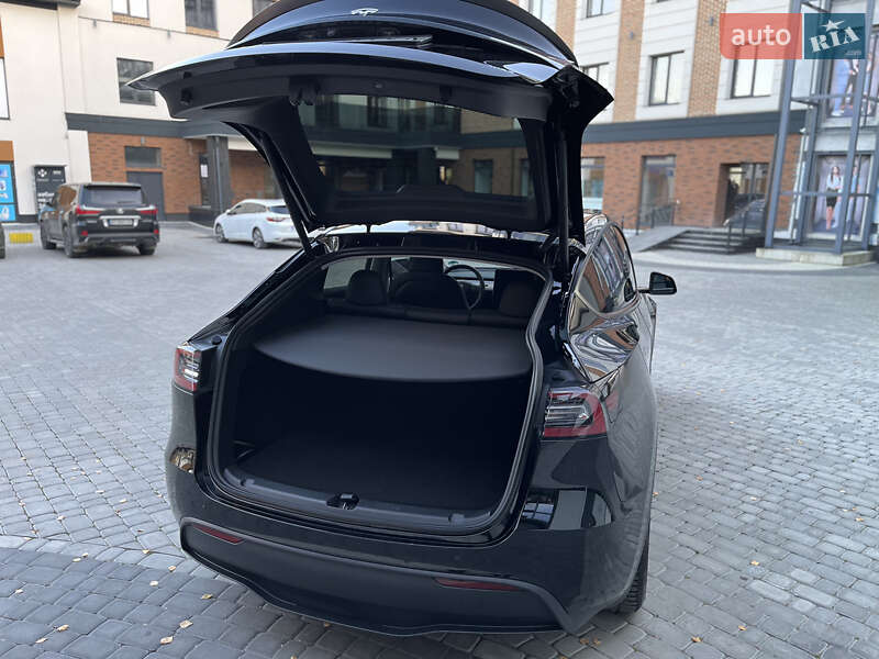 Позашляховик / Кросовер Tesla Model Y 2022 в Івано-Франківську