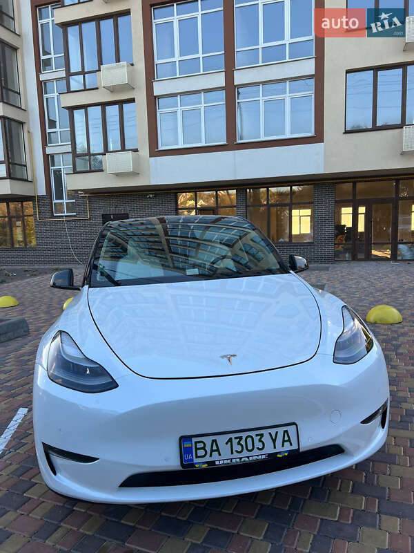 Tesla Model Y 2022