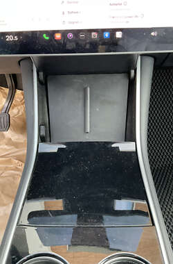 Внедорожник / Кроссовер Tesla Model Y 2020 в 