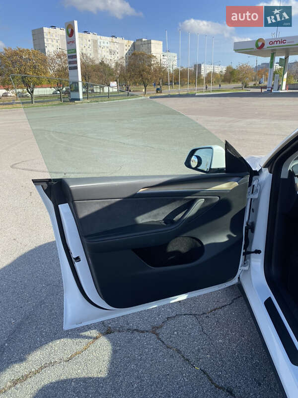 Позашляховик / Кросовер Tesla Model Y 2022 в Запоріжжі